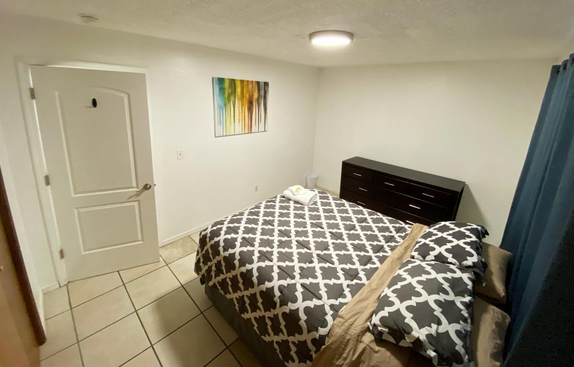 Stay Anchorage! Furnished Two Bedroom Apartments With High Speed Wifi Номер фото